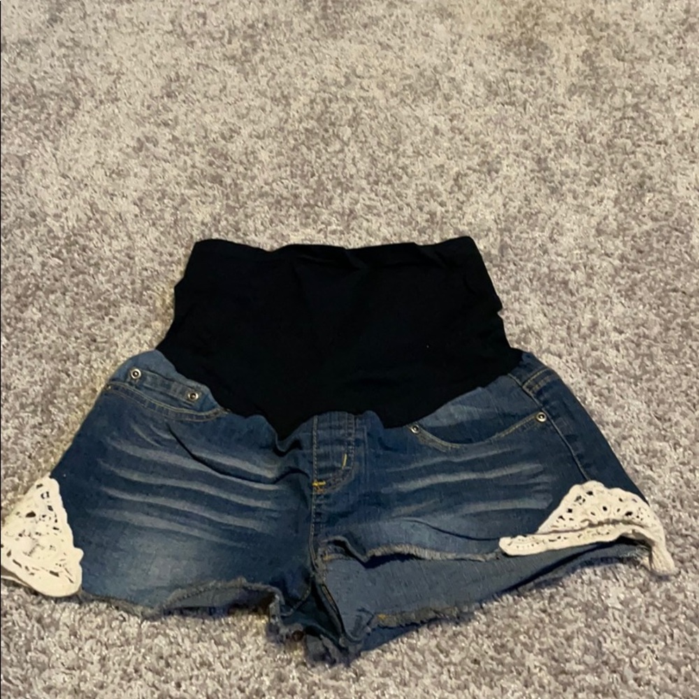 Planet Motherhood Maternity jean shorts Size M